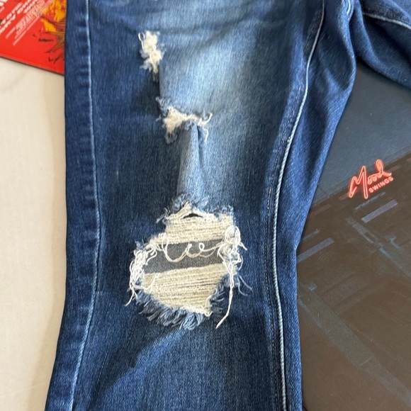 KanCan Distressed Skinny Jeans Medium Wash Raw Hem Stretch Denim Size 14 Women - Picture 8 of 15